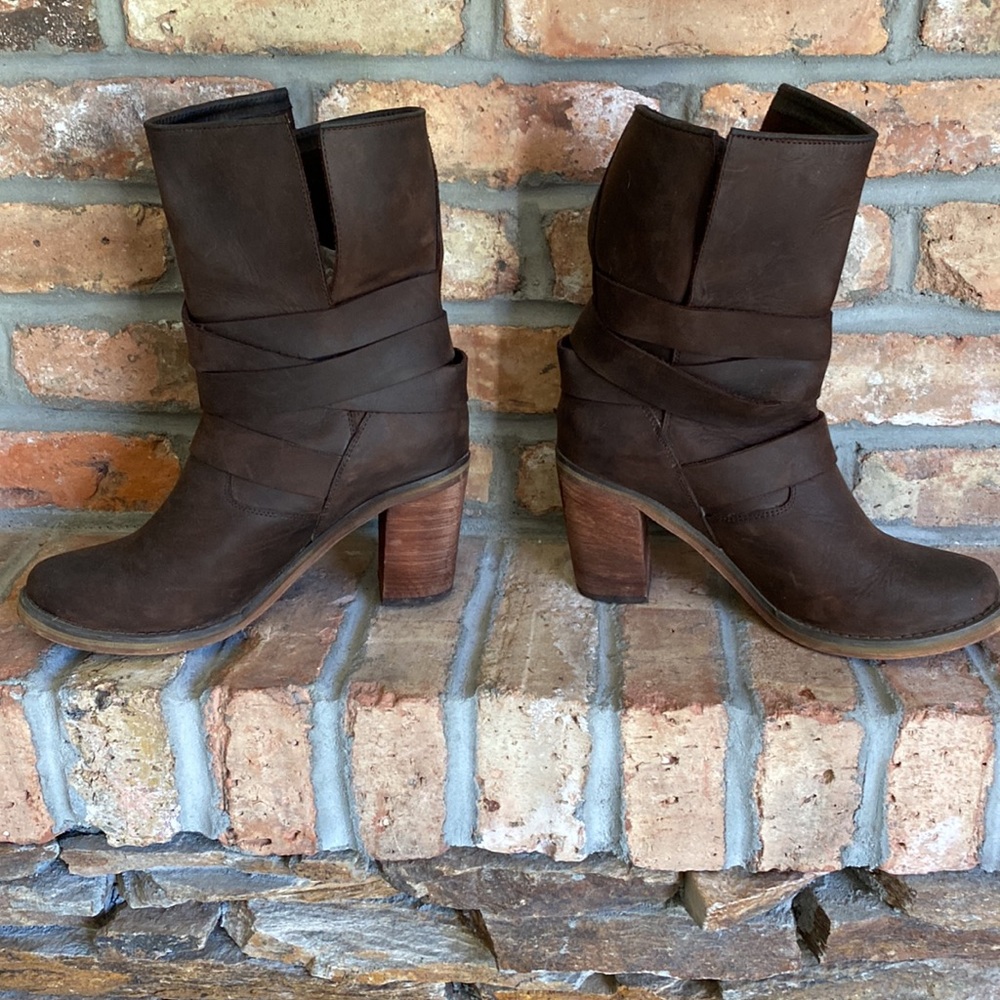 Leather wrap boots - Picture 3 of 6